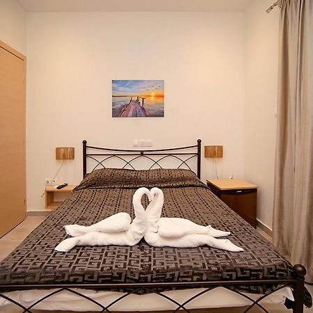 Karnagio Rooms Kyparissia Buitenkant foto