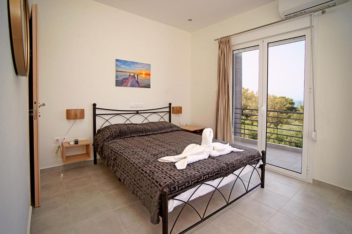 Karnagio Rooms Kyparissia Buitenkant foto