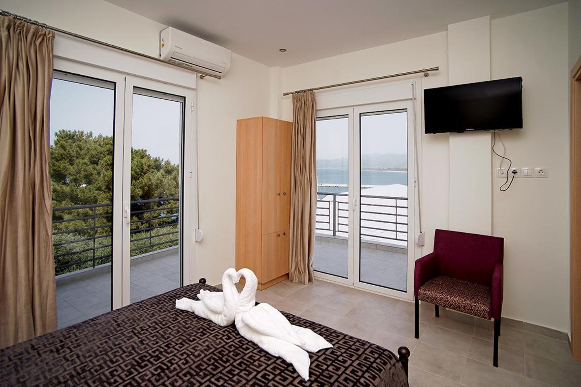 Karnagio Rooms Kyparissia Buitenkant foto
