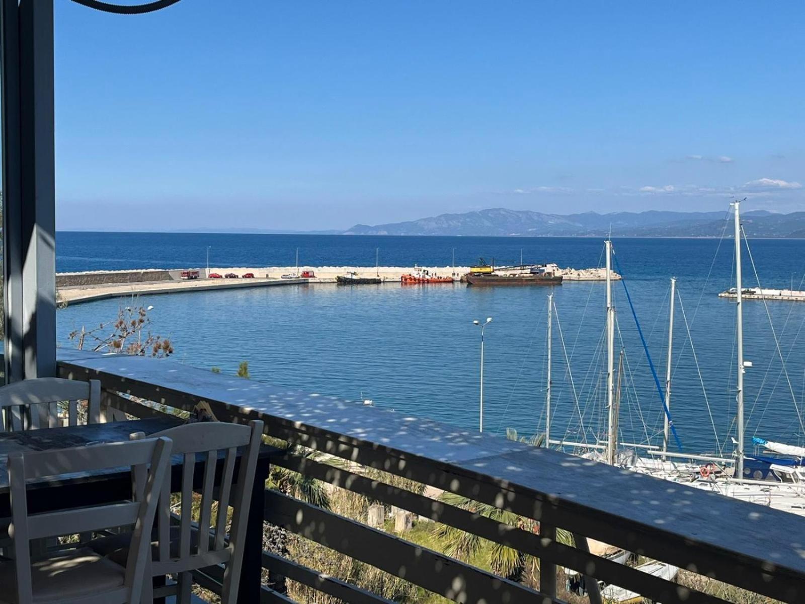 Karnagio Rooms Kyparissia Buitenkant foto