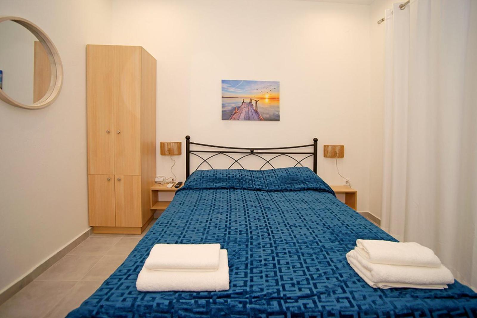 Karnagio Rooms Kyparissia Buitenkant foto