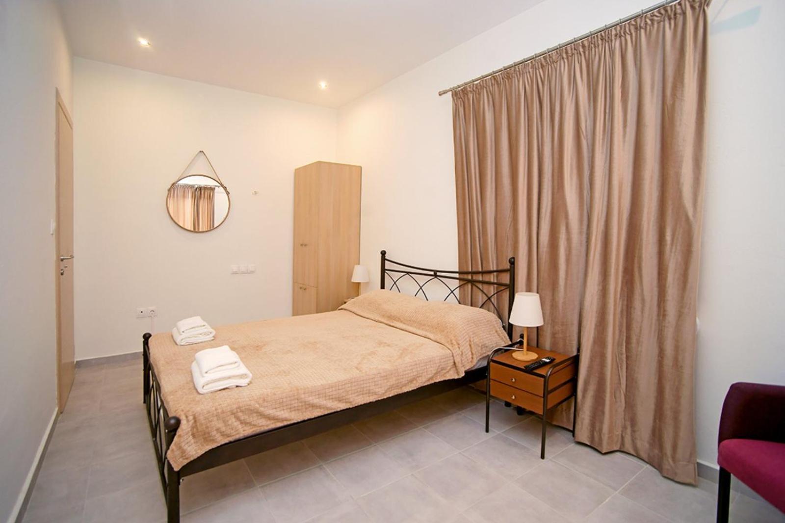 Karnagio Rooms Kyparissia Buitenkant foto